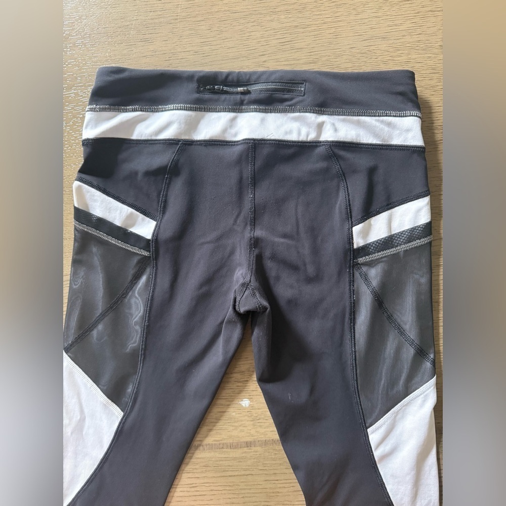 Lululemon Black and White Athletic Leggings - Picture 7 of 9